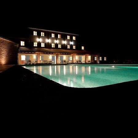 Velanera Hotel & Restaurant Sisan Luaran gambar