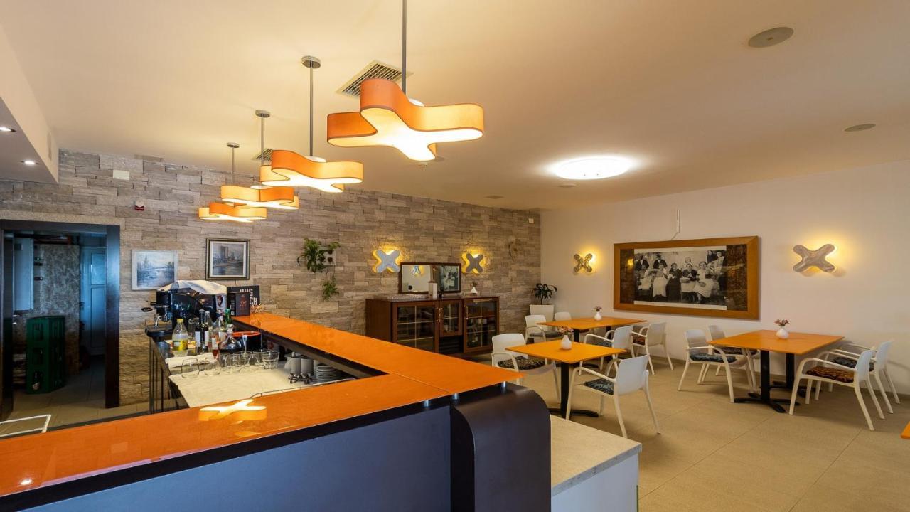 Velanera Hotel & Restaurant Sisan Luaran gambar